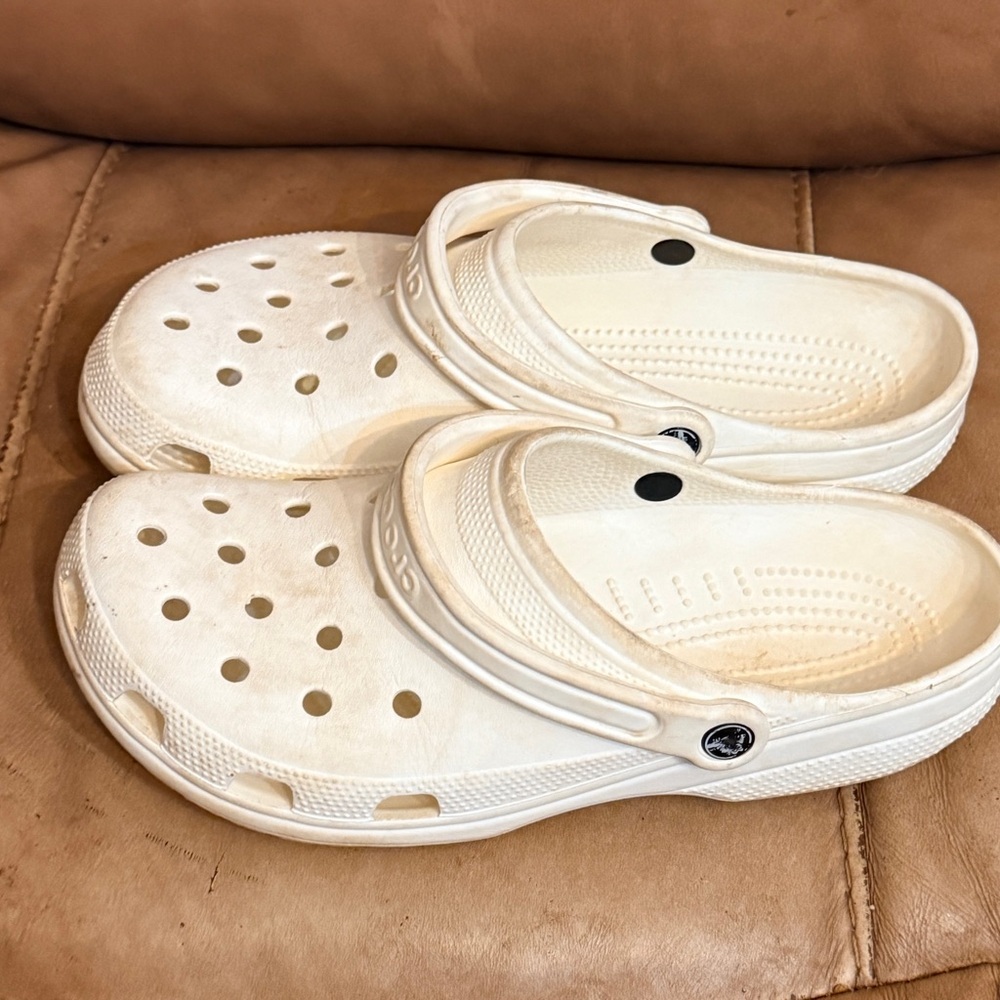 Crocs Clogs - Picture 7 of 8